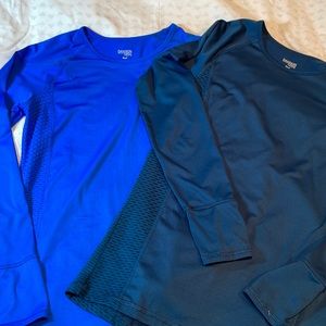 Set of 2 athletic shirts